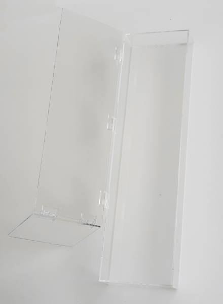 Une grande porte pour remplir le bac